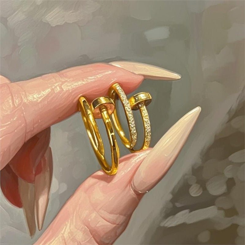 Boutique Nail V Gold Tail Full Diamond Ring