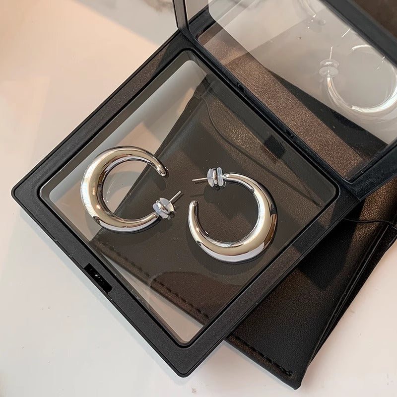 Women's Sier Shaped Big Ear Niche Design Advanced Light Luxury Bracelets