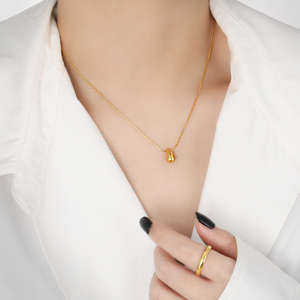 Women's Water Drop Simple Personality Gold-plated Titanium Necklace