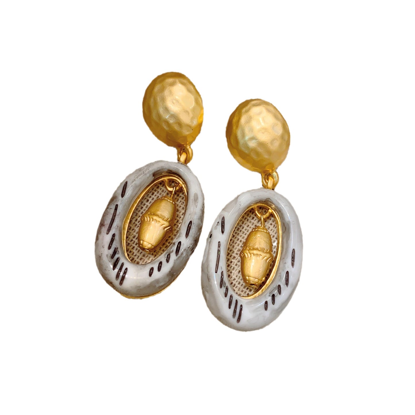 Women's French Retro Golden Oval Long Light Earrings