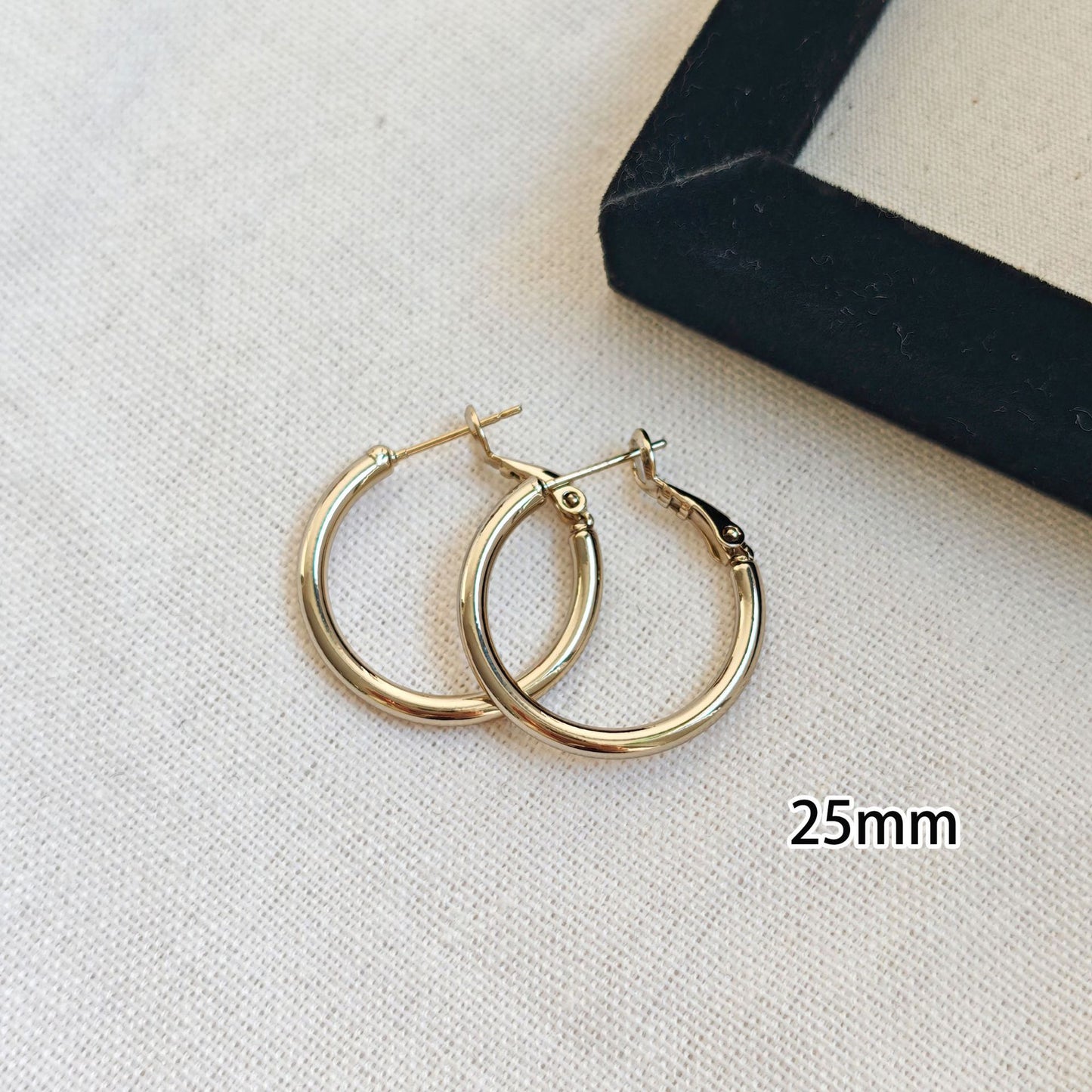 Classic Simple Large Light Luxury Personality Fashion Earrings