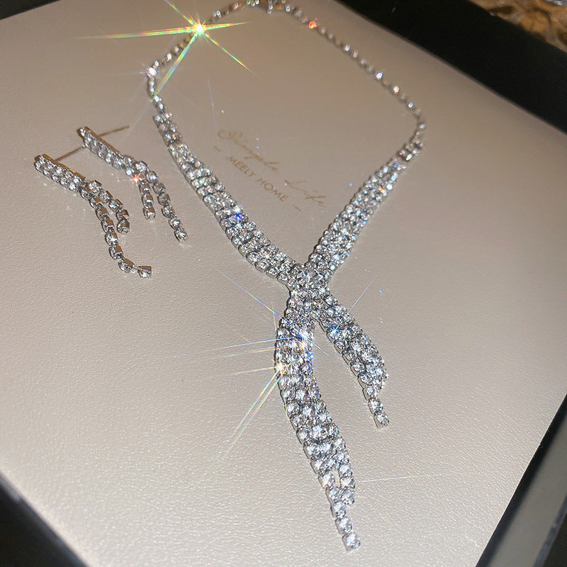 Light Luxury High-grade Zircon Niche Retro Clavicle Jewelry Set