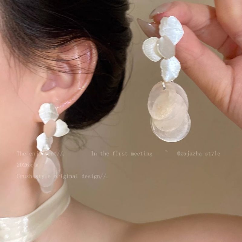 Women's Waves Listening Flowers White Shell Flower Unique Beautiful Spring Rings