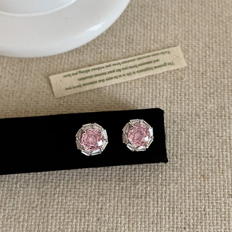 Women's Simple Versatile Personality Small Exquisite Fashion Earrings