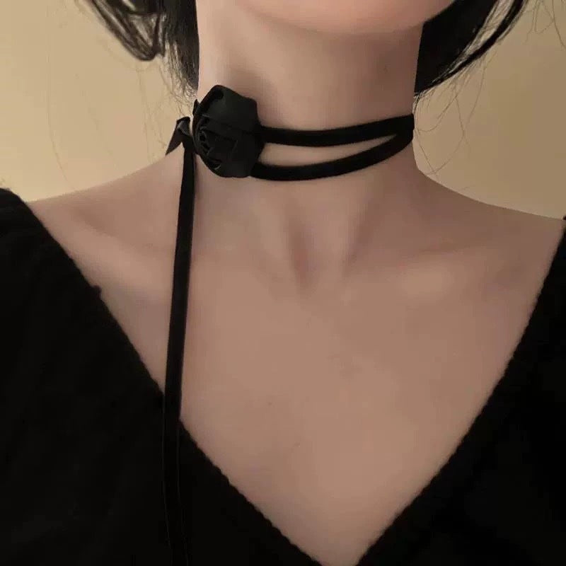 Rose Veet Retro Female Niche Strap Necklaces