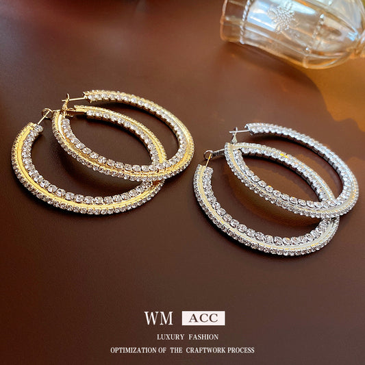 Round Light Luxury Sense Ear Refined Earrings