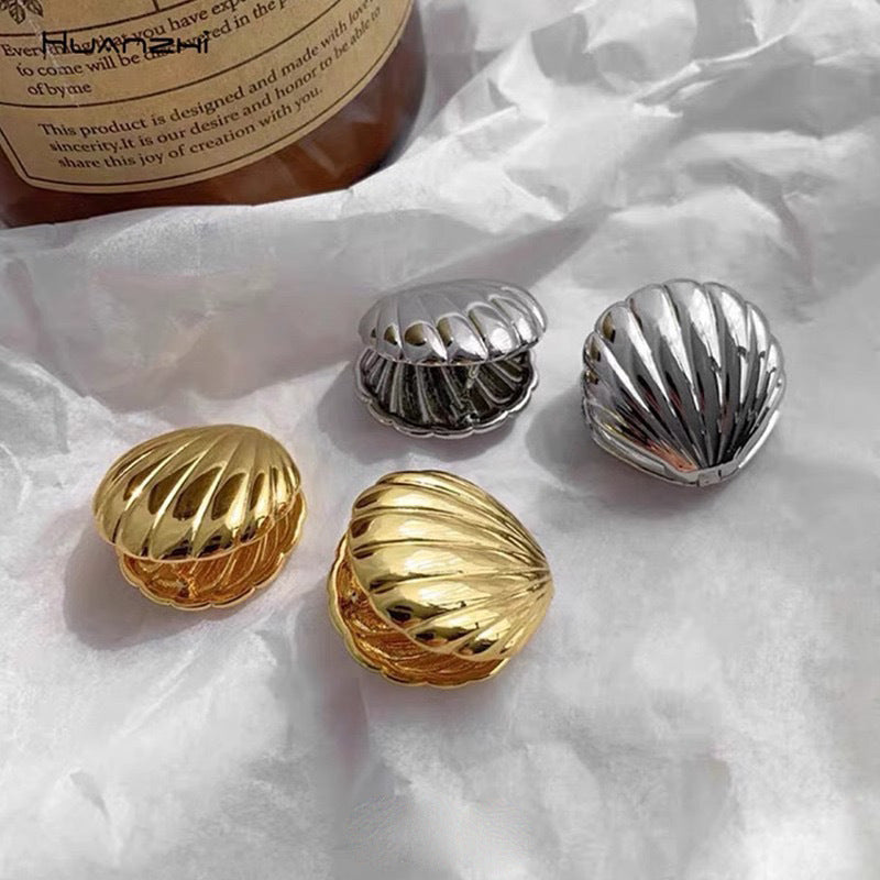 Shell Clip Niche Metal Glossy Surface Fan-shaped Style Fashion Earrings