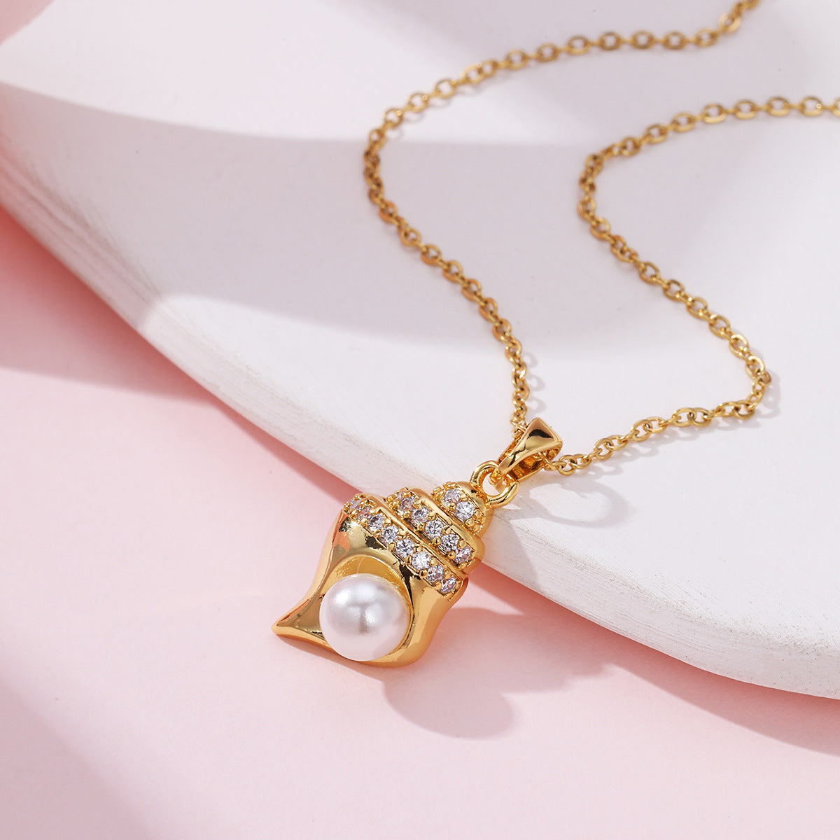 Female Refined Stylish Versatile Light Luxury Necklace