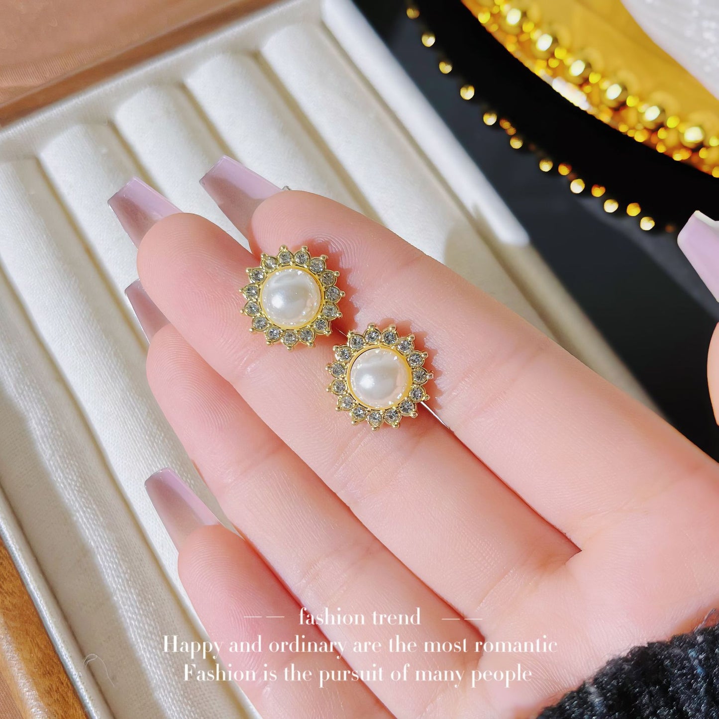 Women's Needle Light Luxury Sunflower Pearl Fashionable High-grade Earrings