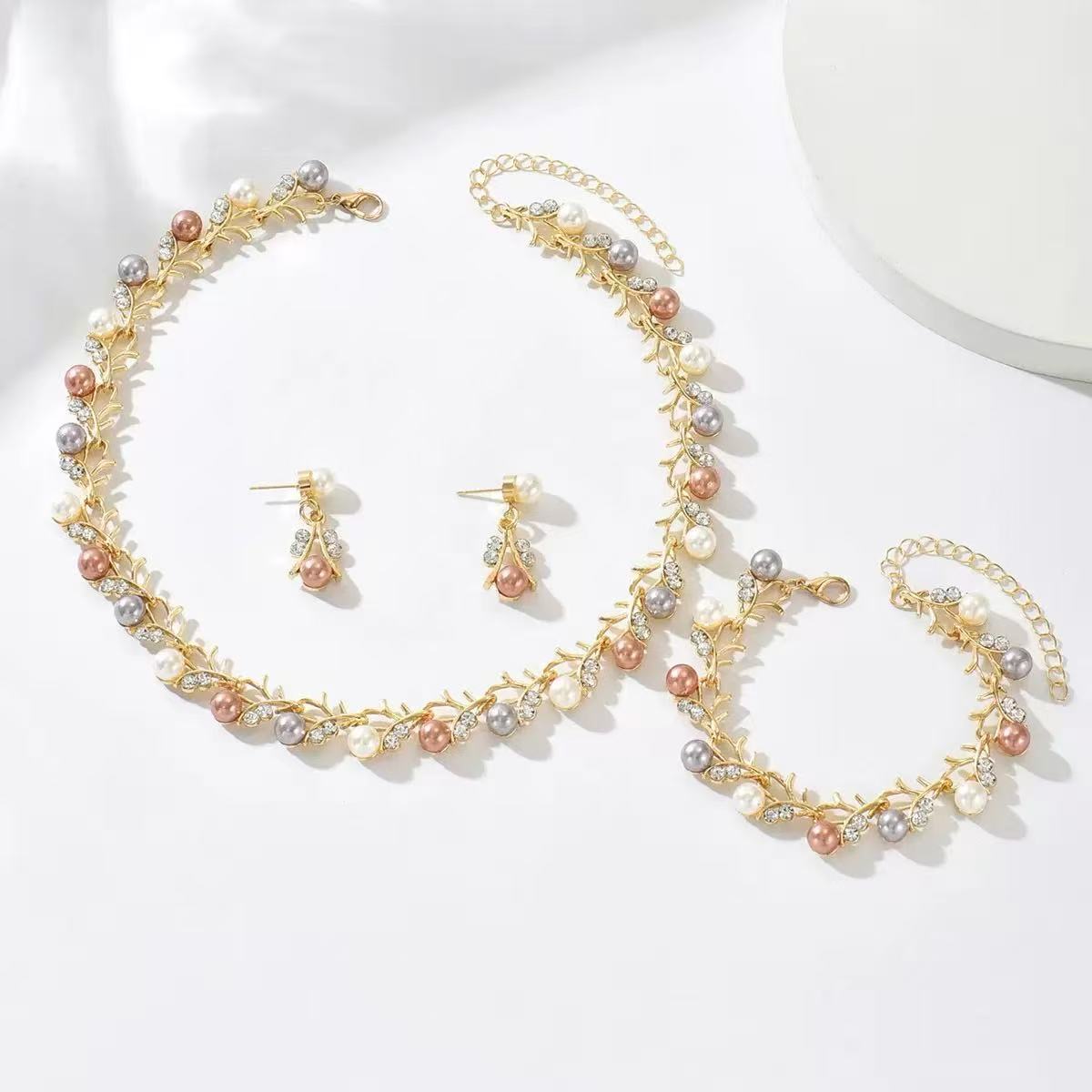 Versatile Fashion Alloy Flower Pearl Three-piece Jewelry Set