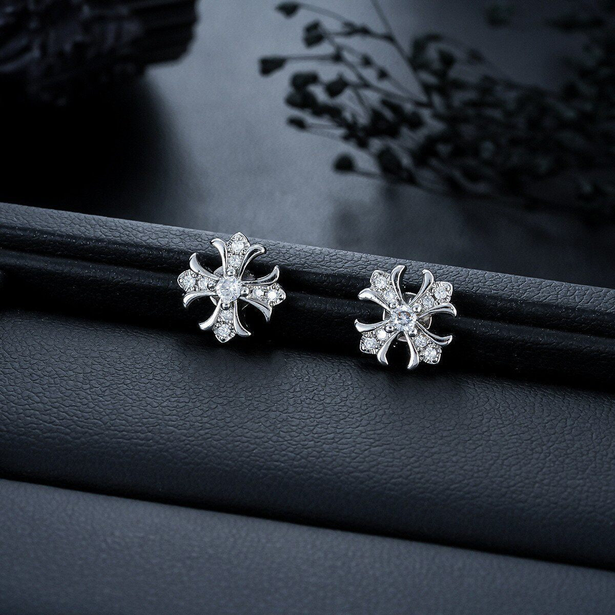 Men's Earless Light Luxury Fashion Female Niche Ear Clip