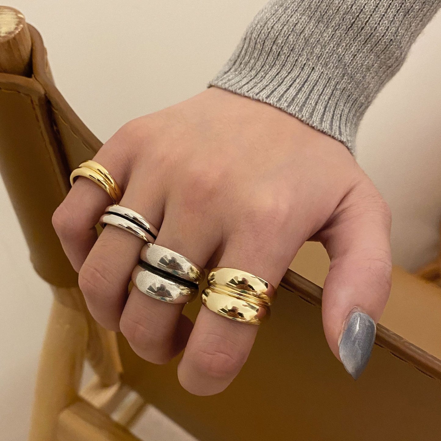 Body Elegant Metal Texture Index Finger Rings