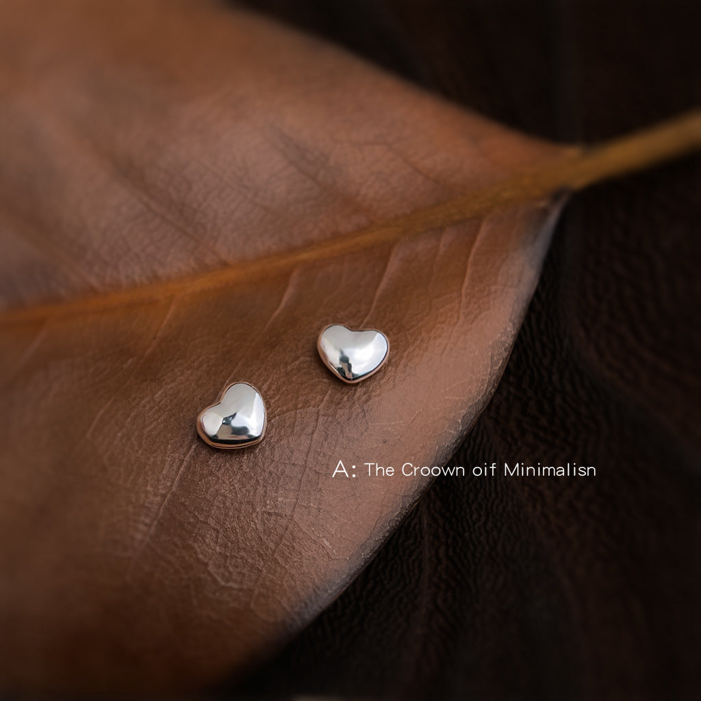 Compact Daily Commuter Sier-plated Needle Glossy Love Stud Earrings