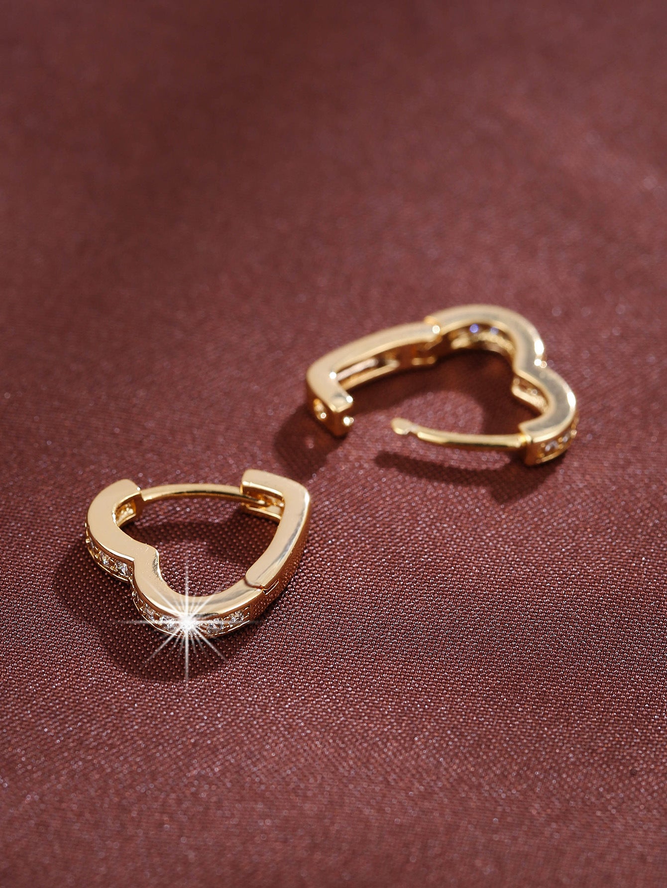 Trend Heart-shaped Personality Design Inlaid Zircon Ear Buckle