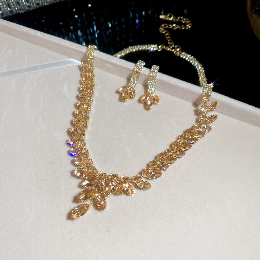 With Diamond Flower Ear Niche Design Clavicle Jewelry Set