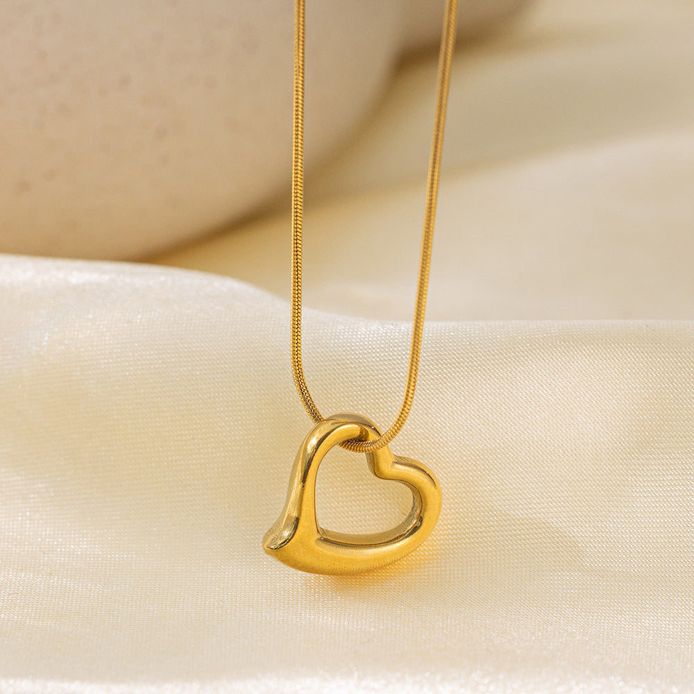 Heart-shaped Female Temperament Wild Stainless Clavicle Necklace