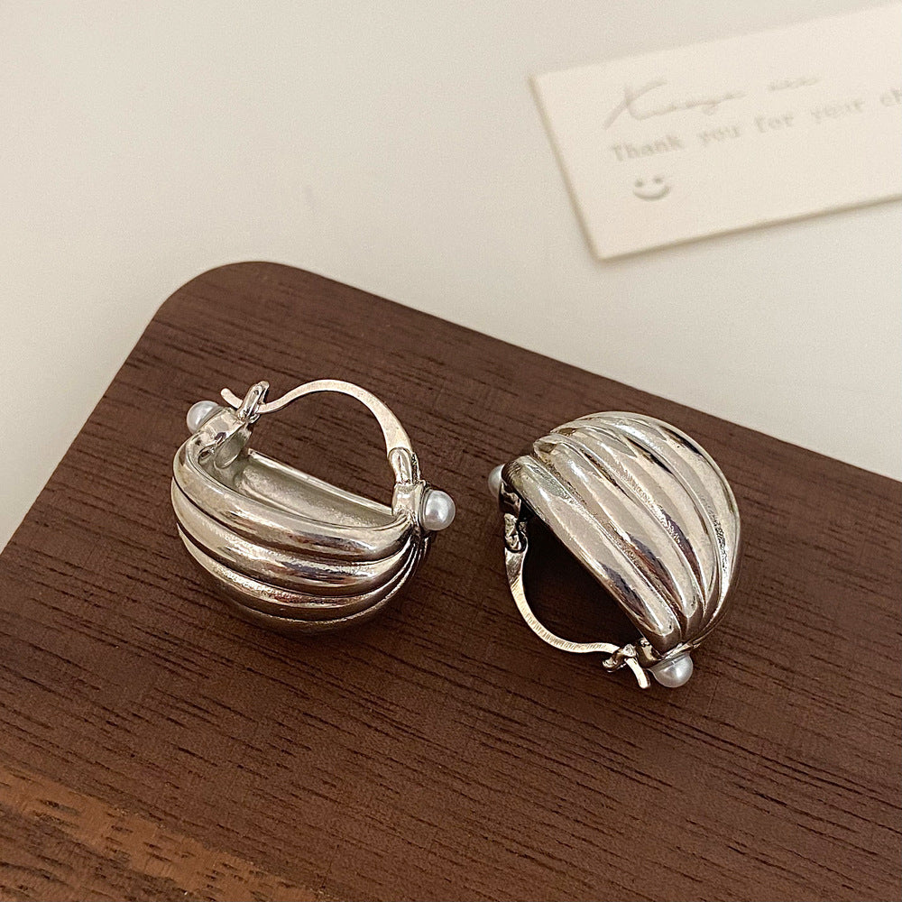 Women's French Style Vintage Stripe Pearl Metal Earrings