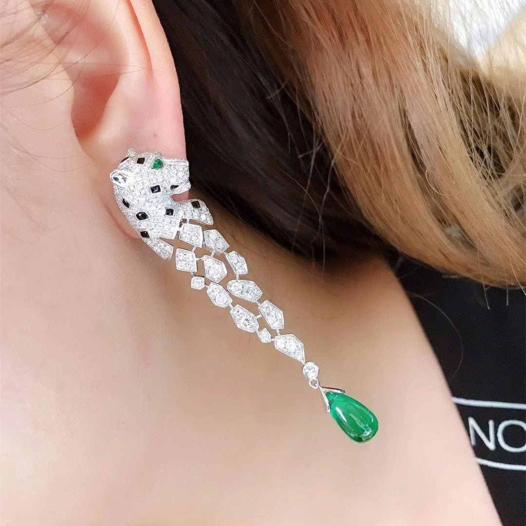 Retro Green Gem Diamond Three-dimensional Leopard Earrings