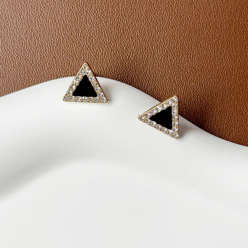Needle Simple Black Triangle Light Luxury Minority Rings
