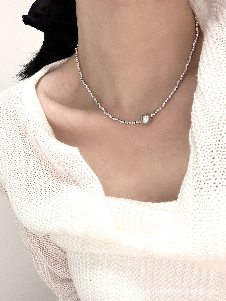 Women's Perfect Circle Strong Light Sier Gray Necklaces