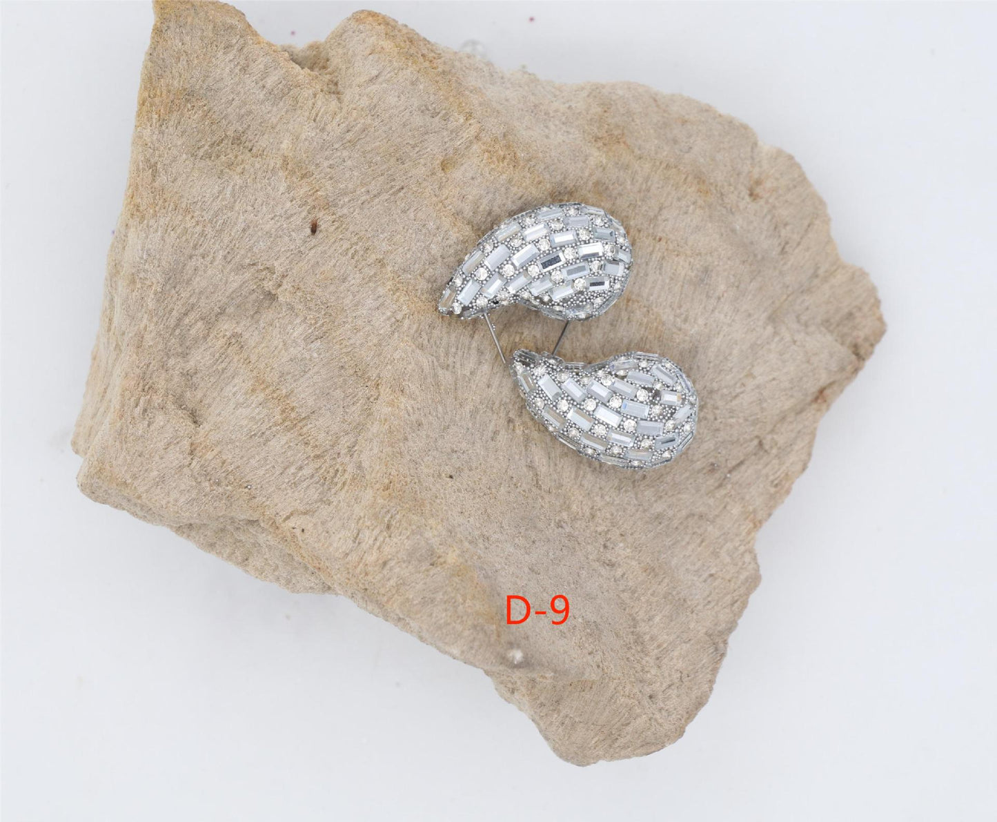 Niche Comma Glass Full Diamond Light Luxury Fashion High Earrings