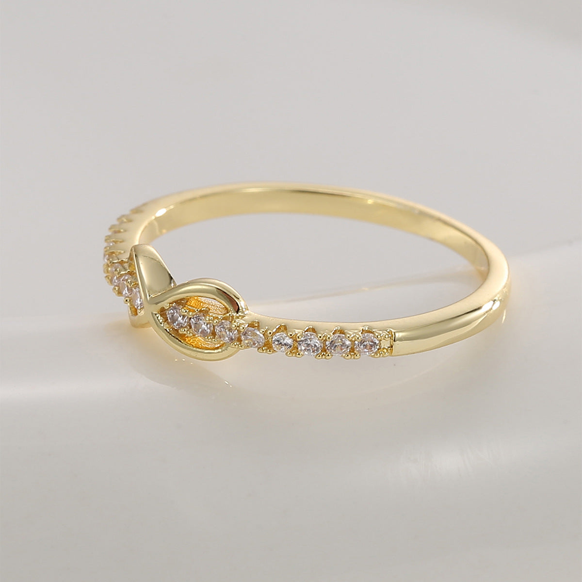 Style Design Female Gold-plated Bends Hitches Inlaid Rings