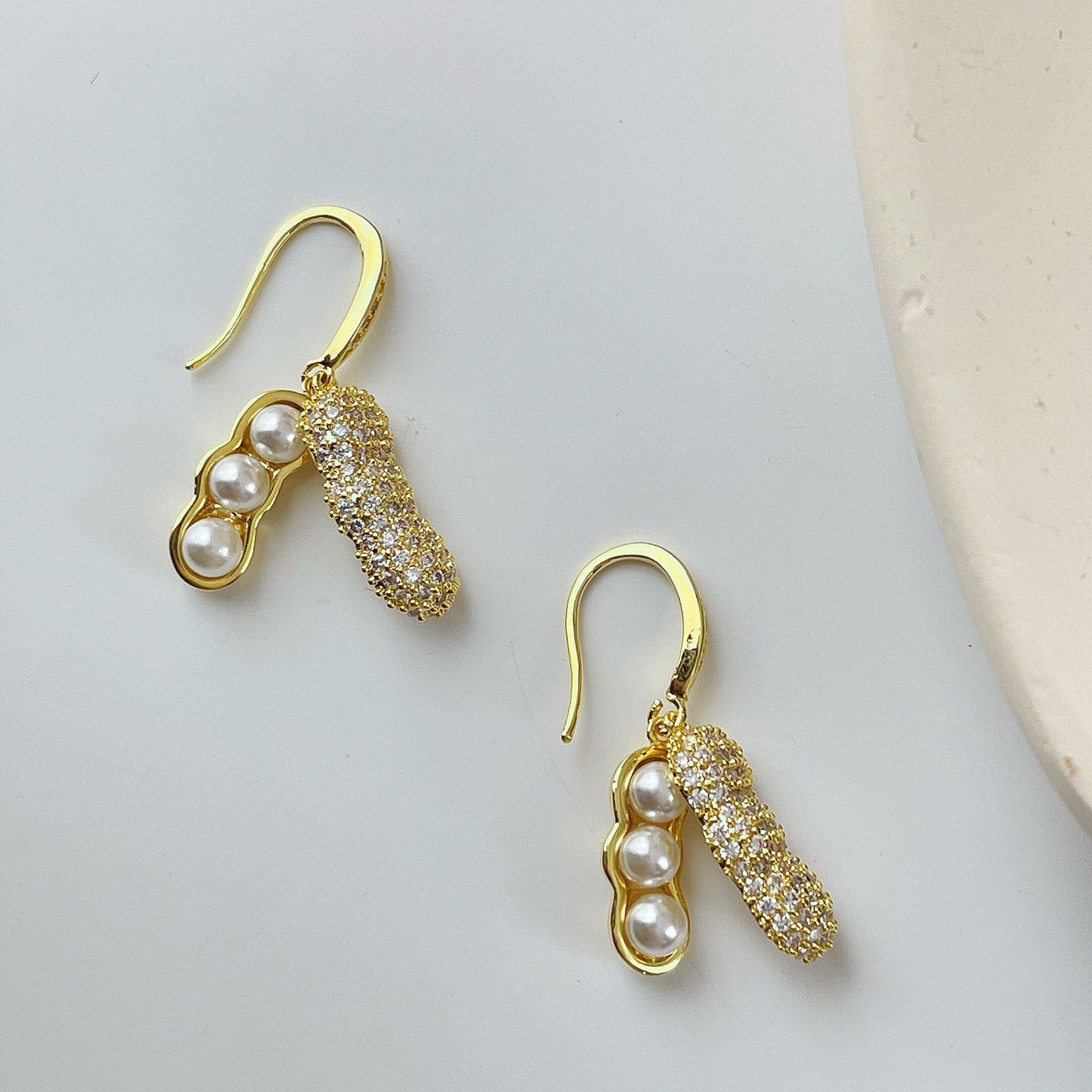 Minority Design Sense Micro Inlaid Pearls Earrings