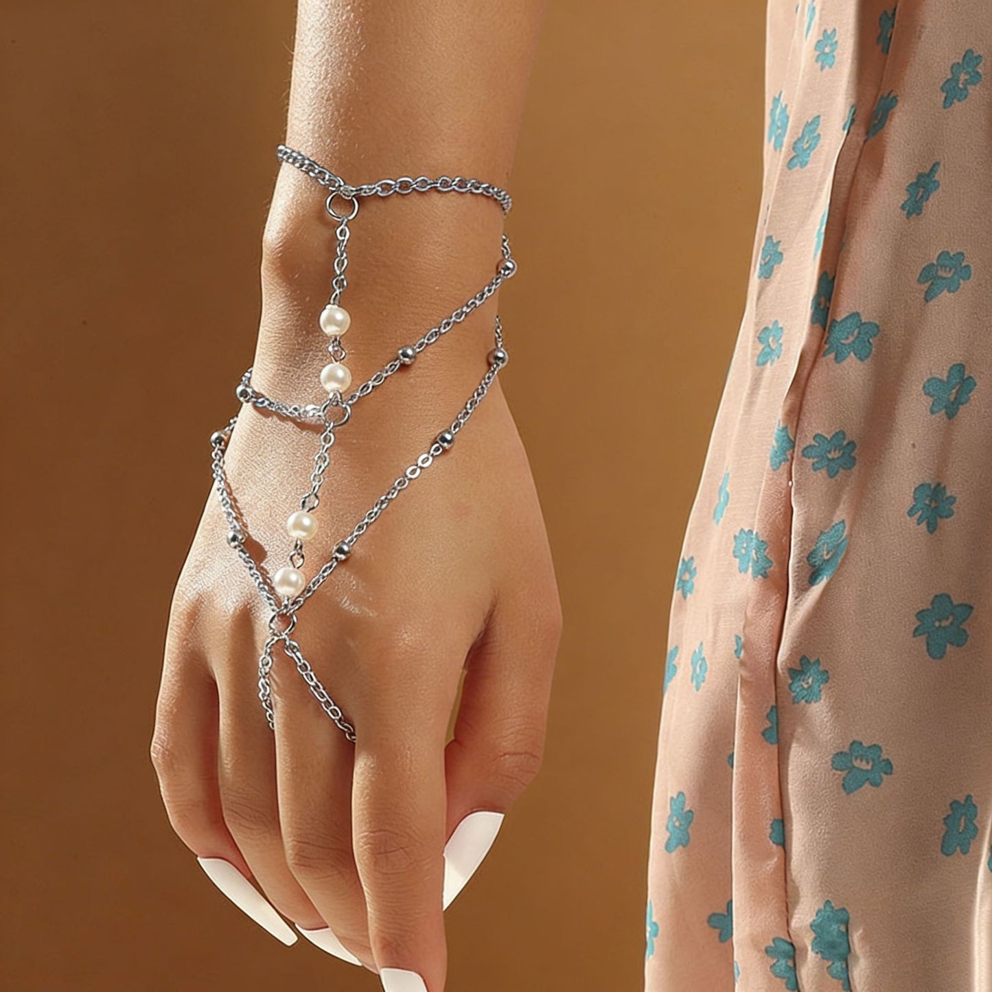 Women's Luxury Minority Advanced Finger Chain Personality Style Fashion Bracelets
