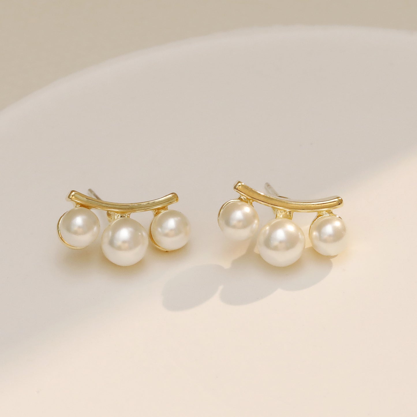 Boucles d'oreilles simples à trois perles pour femmes, compactes et exquises