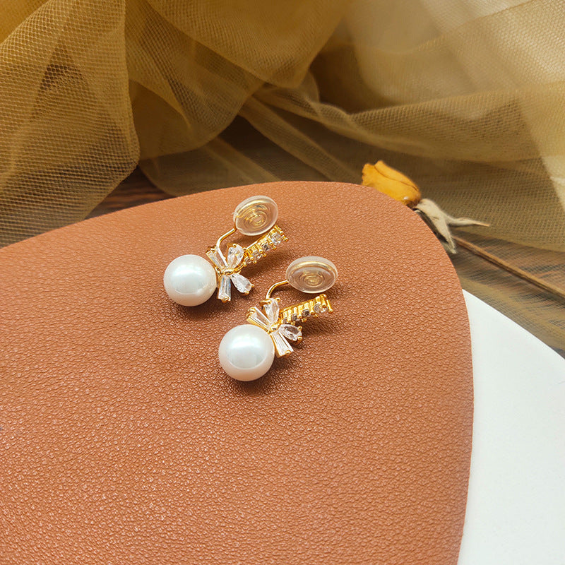Classic Beautiful Popular Bow Pearl Temperamental Ear Clip