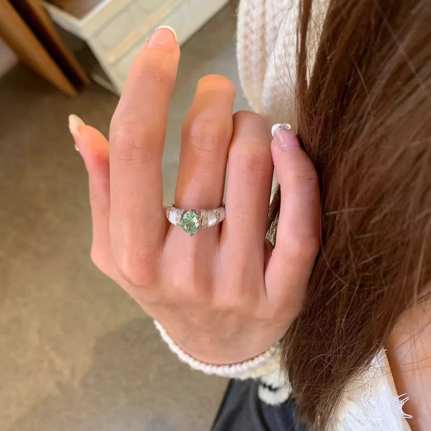 Middle Ancient Diamond White Shell Big Ring