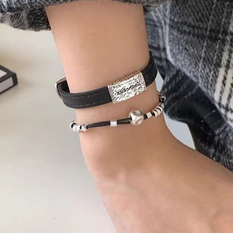 Damen-Armbänder mit Buchstaben, hochwertiges Design, Leder, modisch, täglich