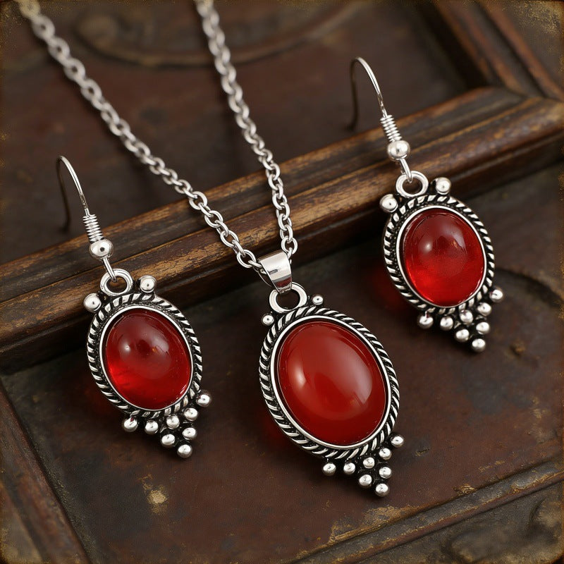 Retro Exquisite Embossed Metal Alloy Inlaid Jewelry Set
