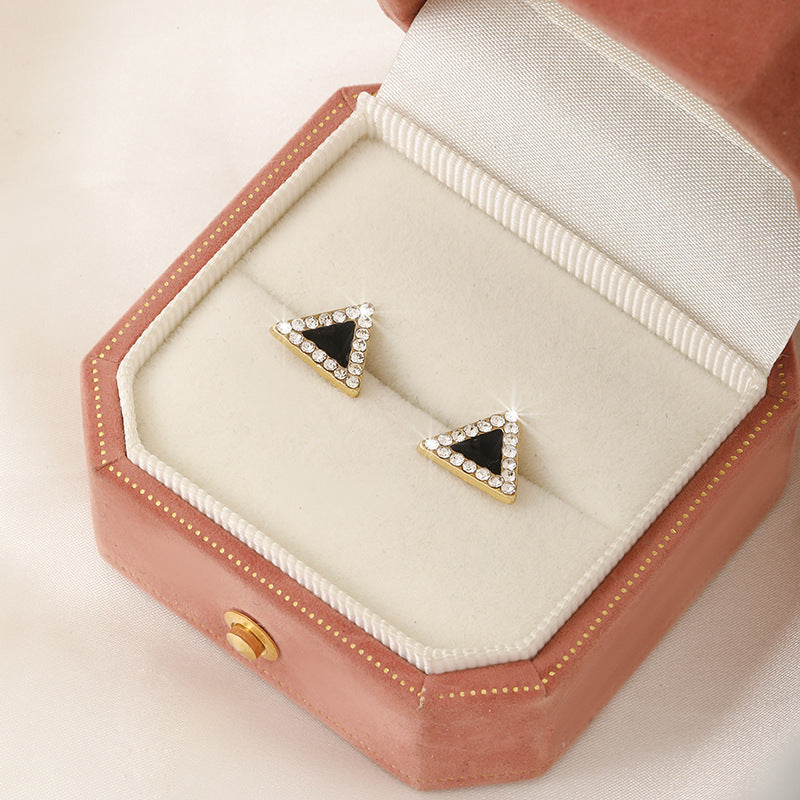 Needle Simple Black Triangle Light Luxury Minority Rings