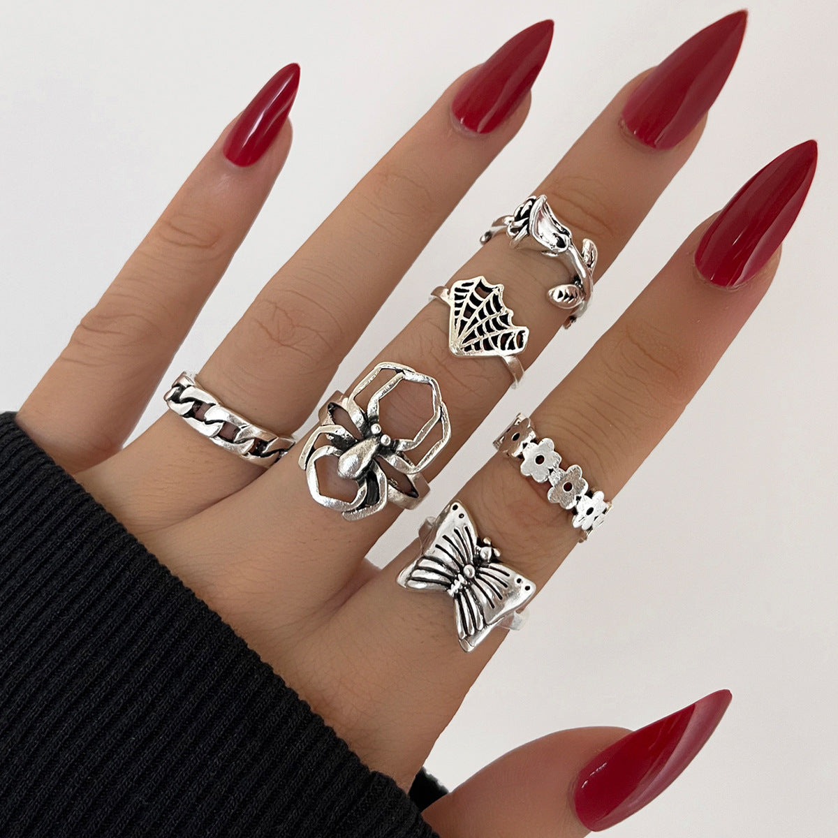 Clearance Vintage Creative Heart Hollow Butterfly Rings