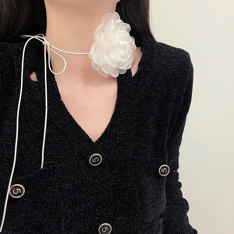 And White Camellia Pure Desire Cute Necklaces