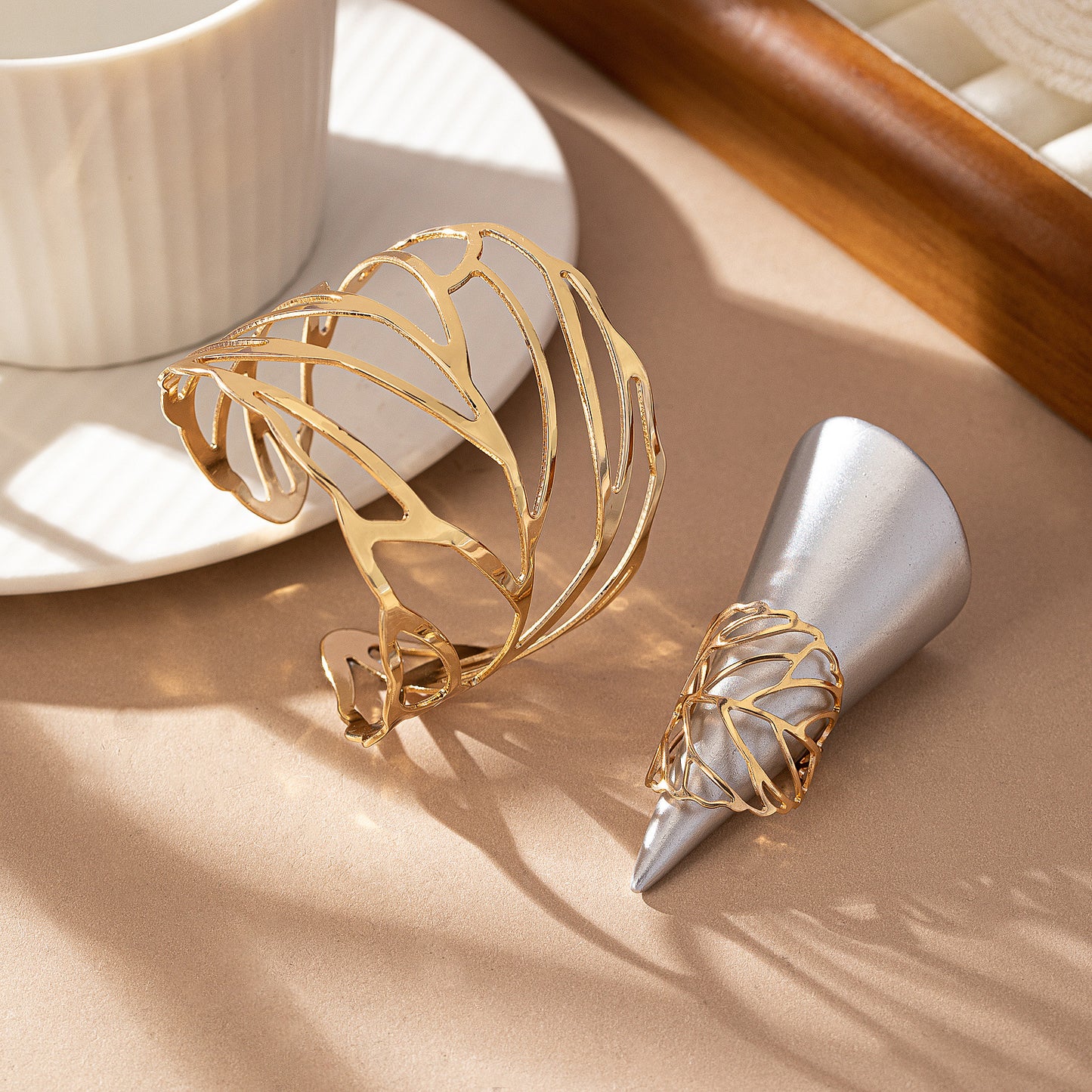 Women's Fashion Personalized Leaves Hollow Out Bangle Elegant Rings