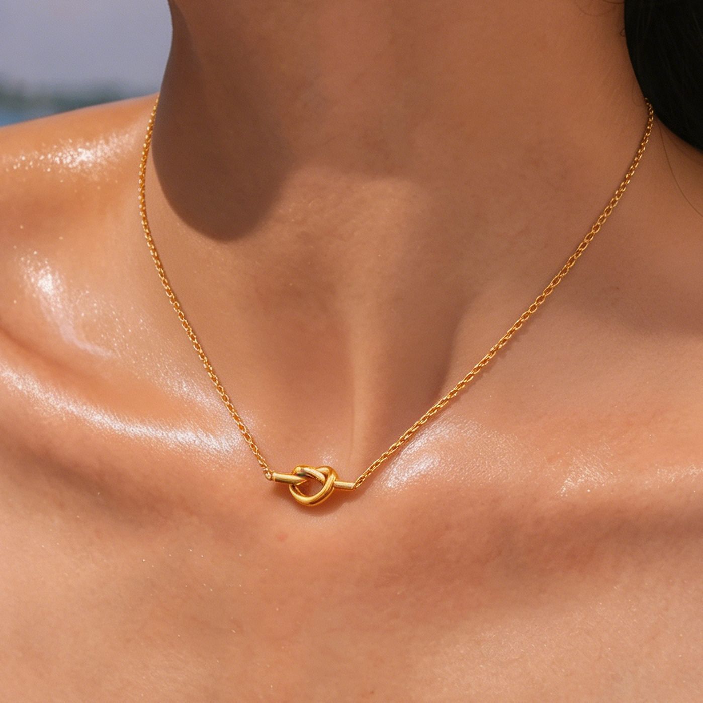 Women's Steel Knotted Heart Bends Hitches High-grade Clavicle Chain Does Not Necklace
