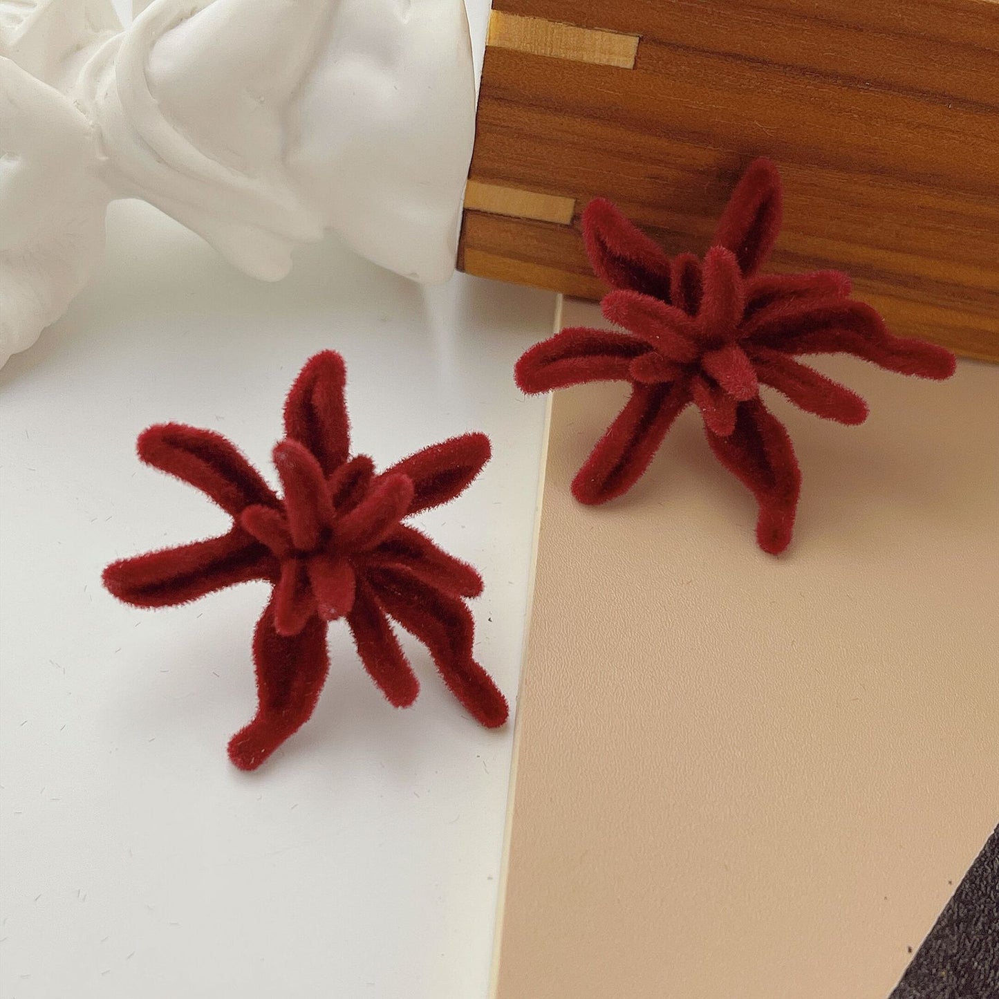 Sweet Elegance High-grade Burgundy Fabric Flower Retro Earrings