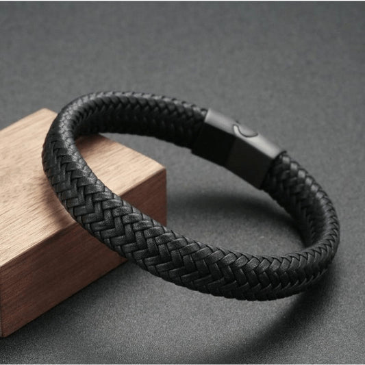 Fashion Men's Leather Magnetic Buckle Vintage Bracelet
