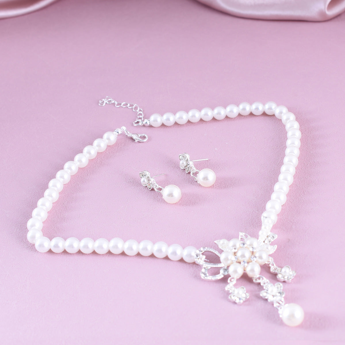 Classic Fashion Pearl Flower Suite Female Jewelry Set