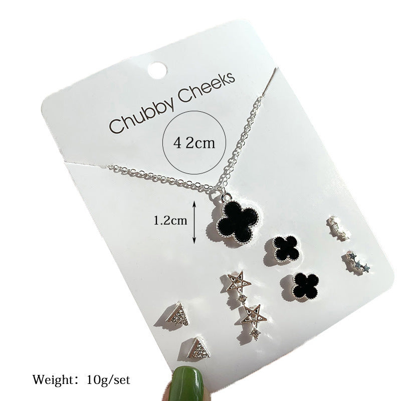 Korean Sier-plated Clover Pearl Heart-shaped Week Ladies Clavicle Chain Rings