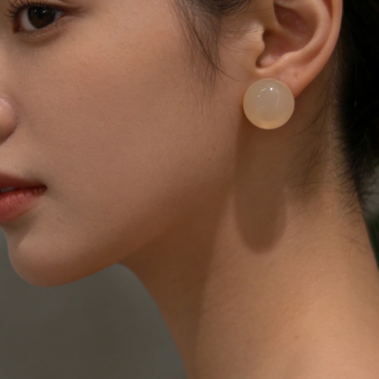 Women's Steamed Buns Bean-shaped High-grade Sense Sweet Stud Earrings
