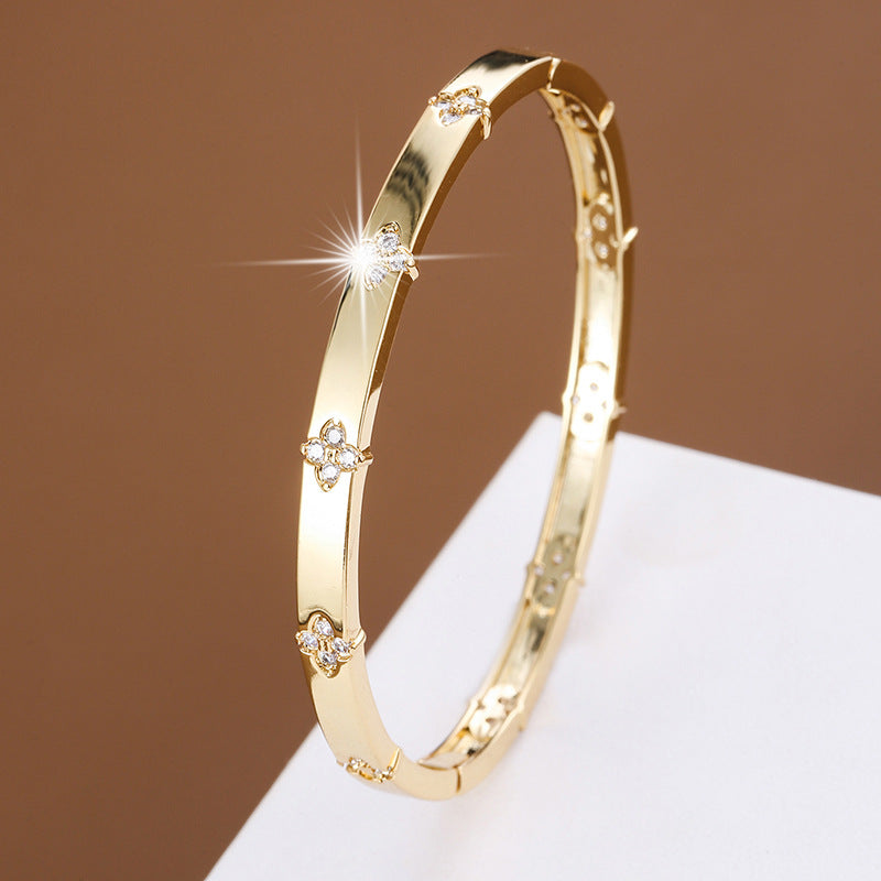 Women's Simple Flower-shaped Exquisite Fresh Niche Copper Inlaid Zircon High-grade Bracelet