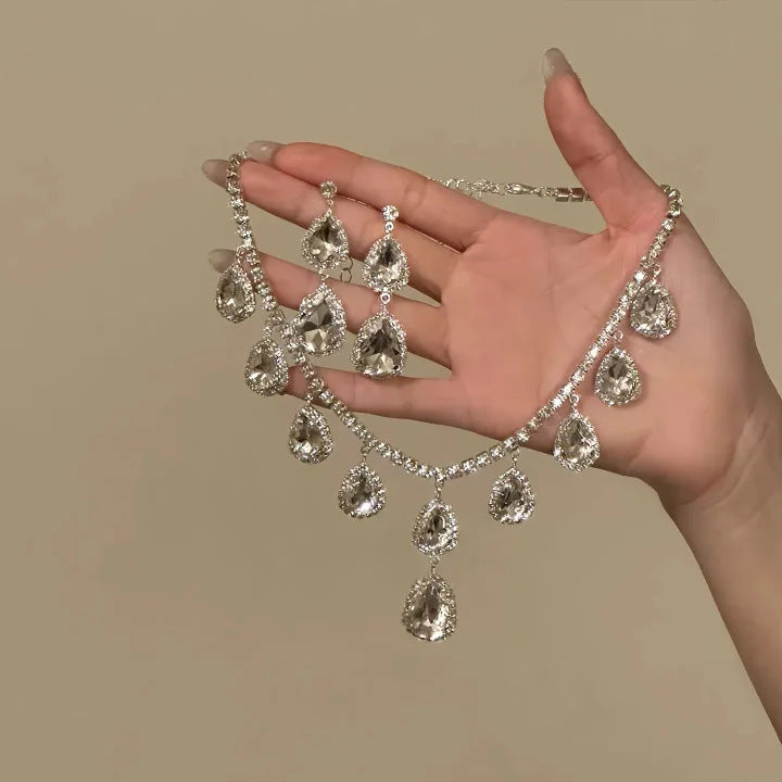 Women's Emerald Square Elegant Vintage Temperament Clavicle Light Luxury Earrings