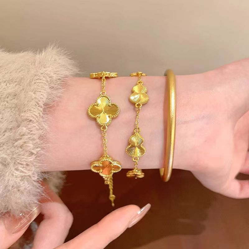 Women's Good-looking Clover For Light Luxury Minority Exquisite Temperament Bracelet