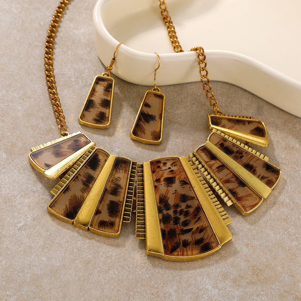 Women's Vintage Leopard Print Alloy Exaggerated And Necklaces