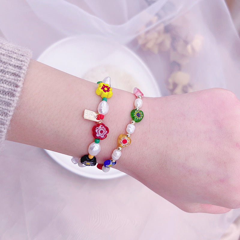 Elastische Armbänder mit Blumen- und Süßwasserperle-Motiv für Damen