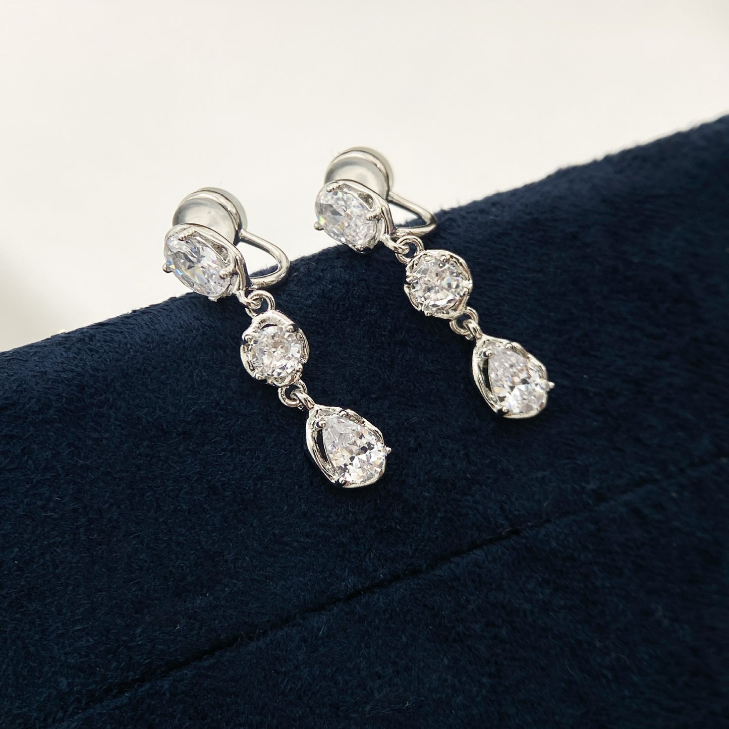 Delicate Super Shining Geometric Water Drop Zircon Tassel Light Luxury Ear Clip