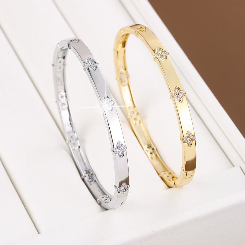 Women's Simple Flower-shaped Exquisite Fresh Niche Copper Inlaid Zircon High-grade Bracelet